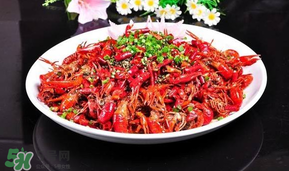 小龍蝦去頭還是不去頭？小龍蝦是吃去頭的好還是不去頭的好？