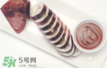 ?黃油魷魚炒飯?jiān)趺醋觯?黃油魷魚炒飯的做法 ?黃油魷魚炒飯?jiān)趺醋觯?黃油魷魚炒飯的做法