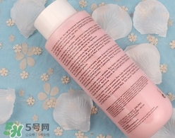 蘭嘉絲汀粉水和蘭蔻粉水哪個(gè)好？蘭嘉絲汀粉水和蘭蔻粉水對(duì)比