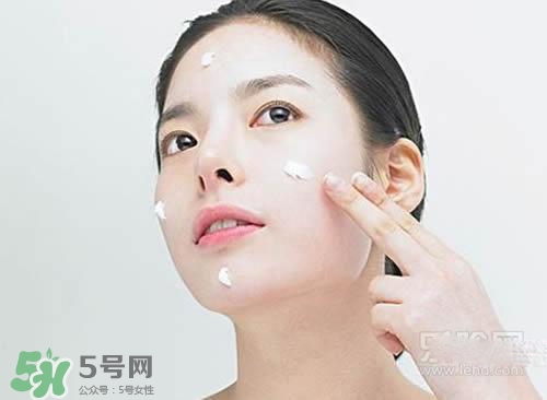 肌底液可以當(dāng)精華用嗎？肌底液可以代替精華嗎？