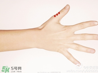 來月經(jīng)想睡覺是咋回事？為什么月經(jīng)期間很困