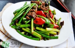 蒜苔炒肉怎么做才好吃？蒜苔炒肉的做法