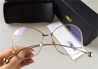 jinnnn眼鏡哪里有專(zhuān)柜？jinnnn眼鏡在哪里買(mǎi)？