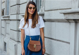 牛仔裙搭配什么鞋子？牛仔裙配什么鞋好看？