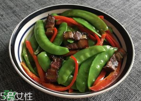 ?炒荷蘭豆要焯水嗎？荷蘭豆不焯水能吃嗎？