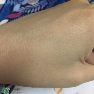 混油敏感肌用什么粉底液？敏感混油皮用的粉底液