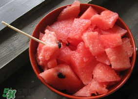 皮皮蝦和西瓜能一起吃嗎？皮皮蝦和西瓜一起吃會(huì)過(guò)敏嗎？