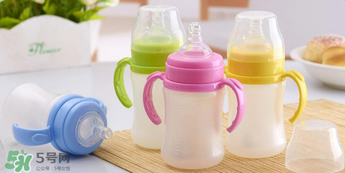 奶瓶能用洗潔精洗嗎？洗潔精能洗奶瓶嗎？