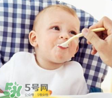 寶寶輔食要加鹽嗎？寶寶輔食能不能加鹽？