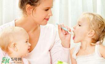 寶寶輔食要加鹽嗎？寶寶輔食能不能加鹽？