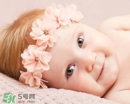 寶寶有鼻屎不通氣怎么辦？寶寶有鼻屎鼻塞怎么辦？