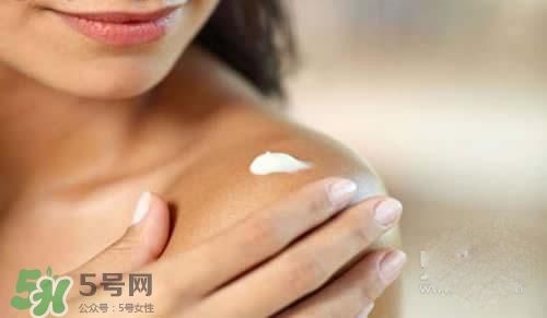 天天洗澡身上還癢是怎么回事？天天洗澡身上還癢怎么辦？