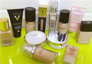 夏天混油皮用什么粉底液？混油皮夏天用什么粉底