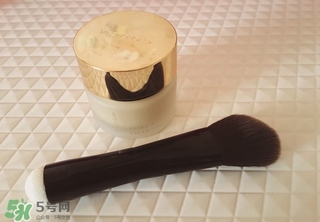 坐月子用什么粉底液？月子里用什么粉底液好