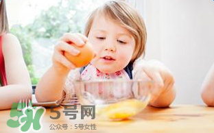 為什么不能給寶寶吃果凍？寶寶千萬不能吃的5種危險食物