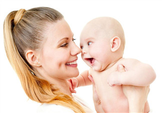 媽媽病毒性感冒需要停止喂奶嗎？媽媽感冒了喂奶需要注意什么？