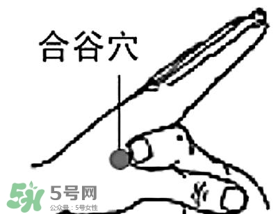 媽媽病毒性感冒需要停止喂奶嗎？媽媽感冒了喂奶需要注意什么？