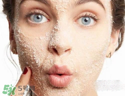 先用磨砂膏還是先用洗面奶？磨砂膏和洗面奶哪個(gè)先用？