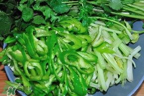 芹菜和青椒能一起炒嗎？青椒炒芹菜的做法