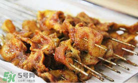 花甲和羊肉能一起吃嗎？羊肉可以和花甲一起吃嗎？