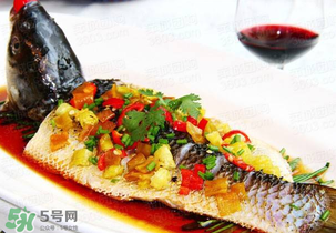 花甲可以和魚一起吃嗎？花甲和魚能一起吃嗎？