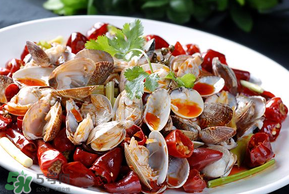 花甲能和菠菜一起吃嗎？菠菜和花甲能一起吃嗎？