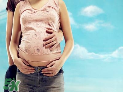 孕婦摸肚子對胎兒有什么危害嗎？孕婦摸肚子的正確方法？