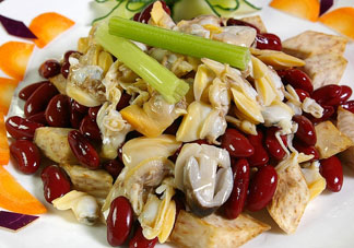 花甲能和白酒一起吃嗎？花甲和白酒在一起會(huì)食物中毒嗎？