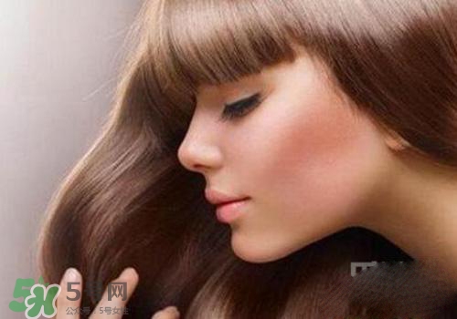 發(fā)膜能當(dāng)護膚素用嗎？發(fā)膜和護發(fā)素哪個先用？