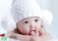 如何判斷新生兒已經(jīng)吃飽？新生兒吃飽了有什么表現(xiàn)？