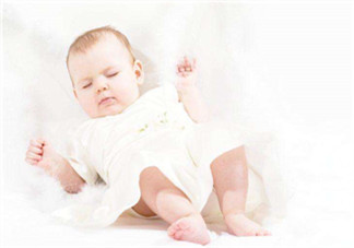 如何判斷新生兒已經(jīng)吃飽？新生兒吃飽了有什么表現(xiàn)？