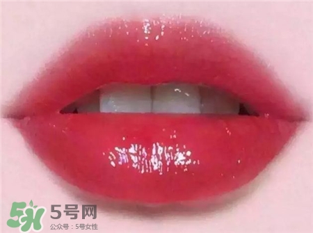 ysl限量吉他金管唇釉 ysl吉他限量唇釉試色 ysl限量吉他金管唇釉 ysl吉他限量唇釉試色