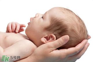 孩子發(fā)燒到39度該怎么辦？ 孩子39度能用物理降溫嗎？