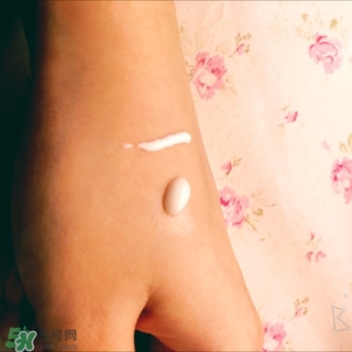 碧柔防曬霜和安耐曬哪個好？碧柔防曬霜和安耐曬防曬霜對比