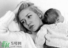 生完孩子后掉頭發(fā)是正常的嗎？產(chǎn)后掉發(fā)掉多少屬于正常?