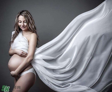 孕婦裝怎么選？孕婦裝怎么搭配好看？