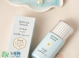 蘇菲娜藍小花和白小花哪個好？sofina蘇菲娜藍小花和白小花對比