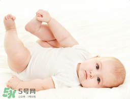 寶寶頭皮上的污垢可以摳掉嗎？寶寶頭上的頭垢該怎么處理？