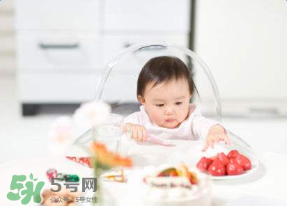 寶寶可以吃小龍蝦嗎？多大的寶寶可以吃小龍蝦呢？