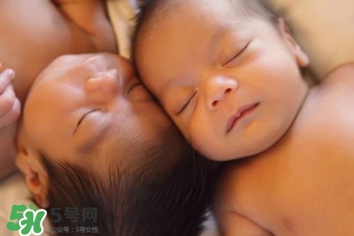 四維彩超能看出男女嗎？四維彩超能看清手指嗎？