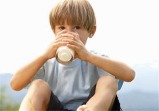 奶酪酸奶能給寶寶補(bǔ)鈣嗎？如何為寶寶選擇奶制品補(bǔ)鈣？