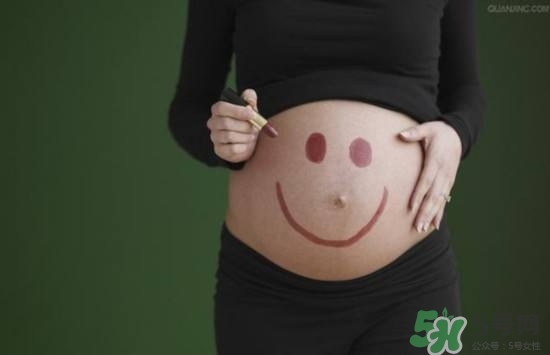 妊娠紋什么時(shí)候長(zhǎng)出來(lái)？哪種皮膚容易長(zhǎng)妊娠紋？