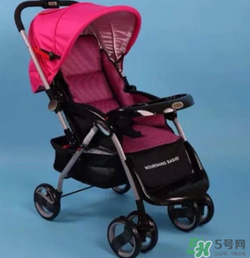 嬰兒車三輪好還是四輪好？嬰兒車三輪和四輪的區(qū)別