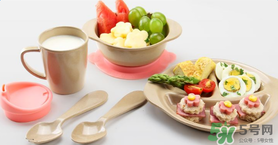 嬰兒輔食碗有必要買嗎？寶寶輔食餐具推薦