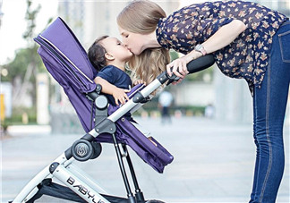 嬰兒車什么樣的好？嬰兒車的種類介紹