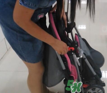 好孩子嬰兒車怎么折疊？好孩子嬰兒車折疊步驟圖