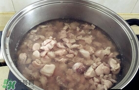 別人家的室友！成都女孩為室友帶了一盆冷吃兔