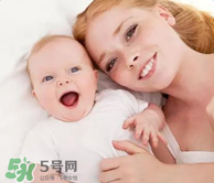 產(chǎn)后皮膚干燥起皮又很癢是怎么回事？生完小孩后皮膚特干怎么辦？