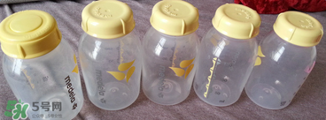 儲(chǔ)奶瓶好還是儲(chǔ)奶袋好？儲(chǔ)奶瓶和儲(chǔ)奶袋哪個(gè)好？