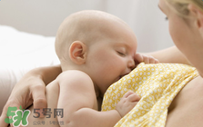 寶寶溢奶怎么辦？寶寶溢奶怎么做？